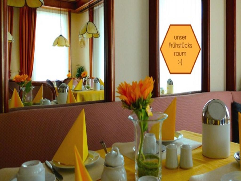 Hotel Am Schelztor Esslingen am Neckar ภายนอก รูปภาพ