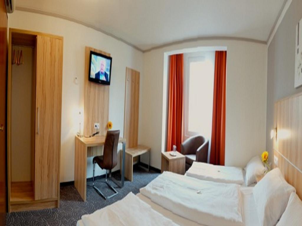 Hotel Am Schelztor Esslingen am Neckar ห้อง รูปภาพ