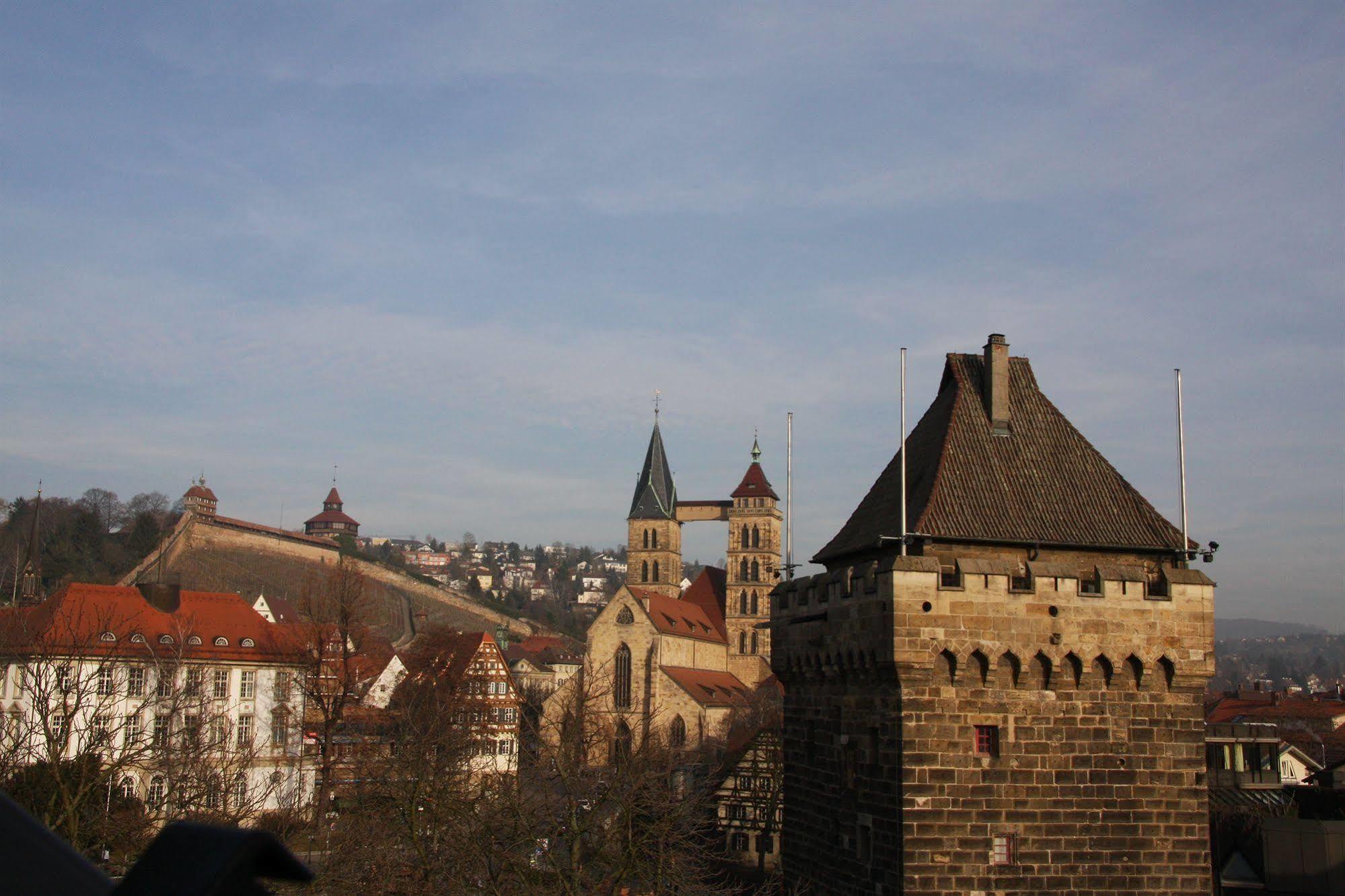 Hotel Am Schelztor Esslingen am Neckar ภายนอก รูปภาพ